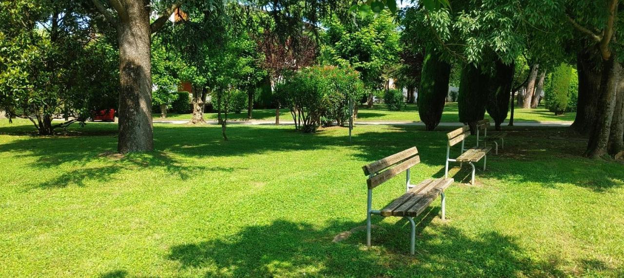 Casa Francesca Apartment Пескиера дел Гарда Екстериор снимка